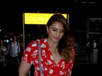 Karan Johar, Dharmendra and others snapped at the airport