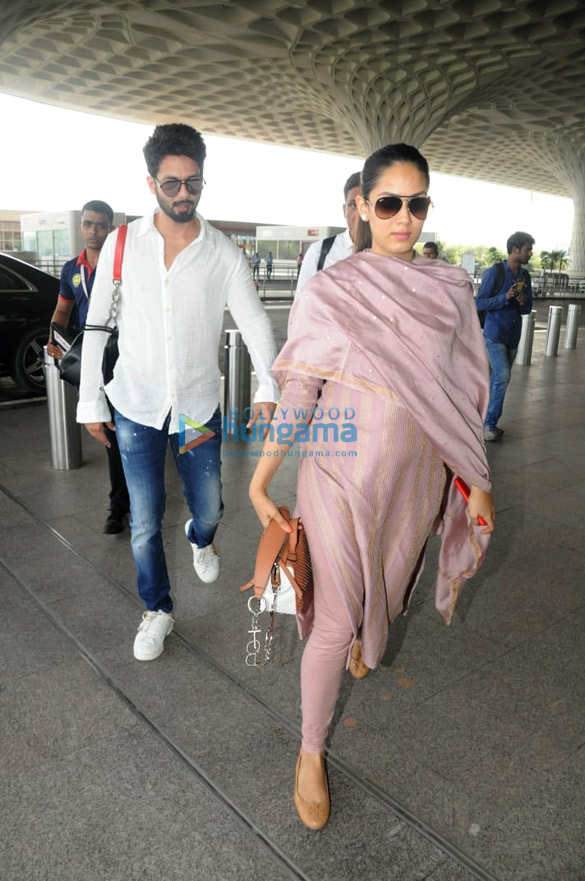 karan johar dharmendra and others snapped at the airport1