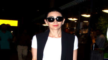 Kareena Kapoor Khan, Saif Ali Khan, Karisma Kapoor and Anushka Sharma snapped at the airport