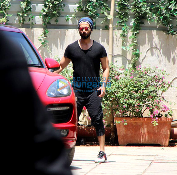 kareena kapoor khan and others snapped outside the gym 2