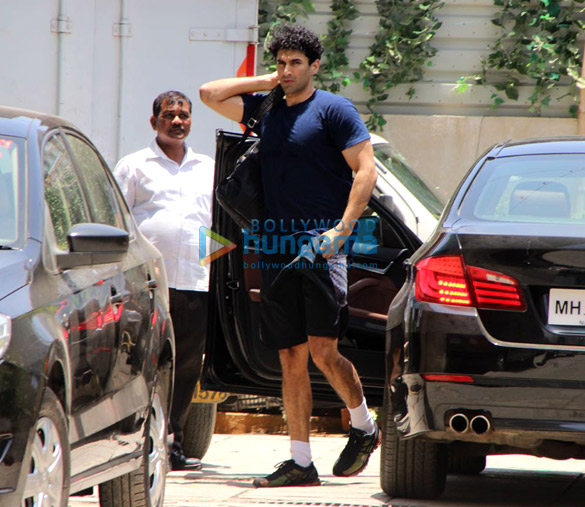 kareena kapoor khan and others snapped outside the gym 3