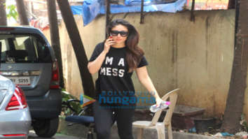 Kareena Kapoor Khan and others snapped outside the gym