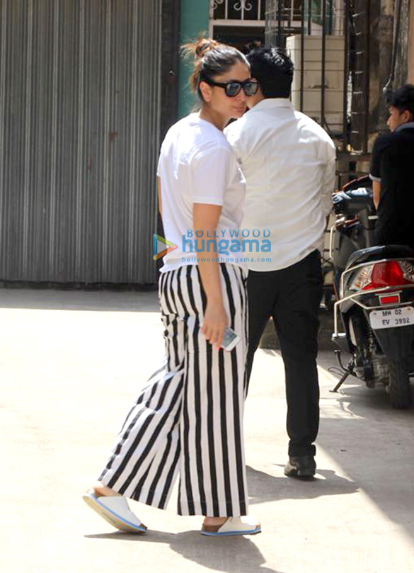 kareena kapoor khan spotted in khar 6