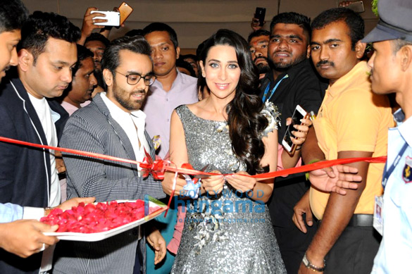 karishma kapoor graces the neerus store launch in pune 1