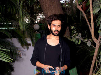 Kartik Aryan spotted at Versova