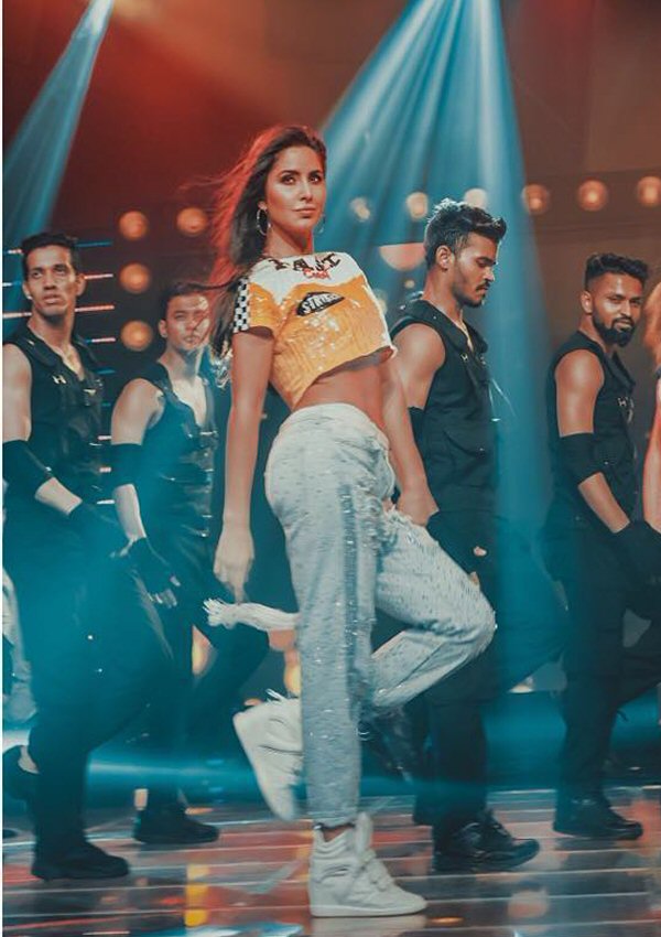 600px x 850px - Watch: Katrina Kaif's sexy abs and kickass groove at IPL 2018 closing act  is too scintillating to miss : Bollywood News - Bollywood Hungama