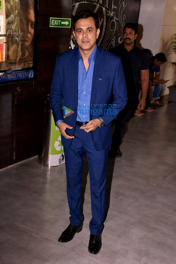 madhuri dixit and karan johar attend the trailer launch of the film bucket list 1