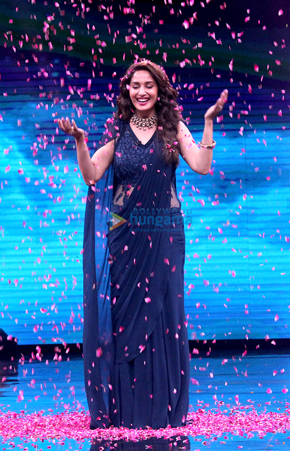 madhuri dixit snapped at high fever sets 3