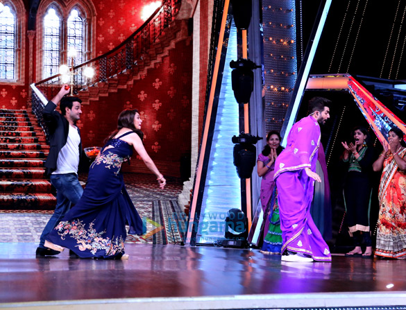 madhuri dixit snapped promoting her film bucket list on did little master 6