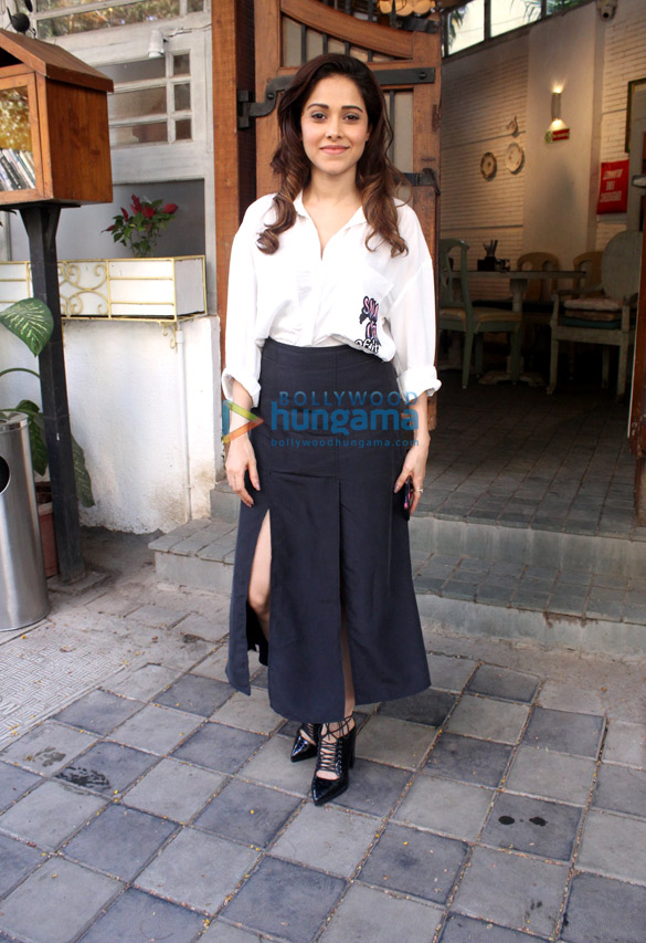 nushrat bharucha spotted at the fable cafe in juhu 2