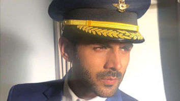 PHOTO ALERT: Kartik Aaryan dons a pilot look which has left everyone curious