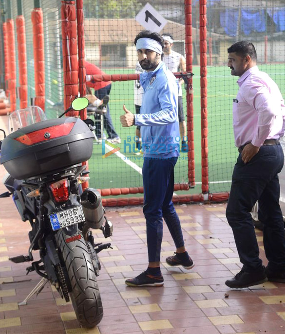 ranbir kapoor abhishek bachchan and others snapped during a football match 10