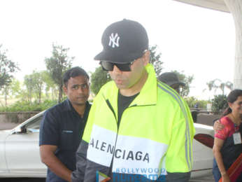 Ranbir Kapoor, Karan Johar, Shahid Kapoor, Dia Mirza and others snapped at the airport