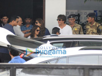 Akshay Kumar, Raveena Tandon and Suniel Shetty snapped at the airport