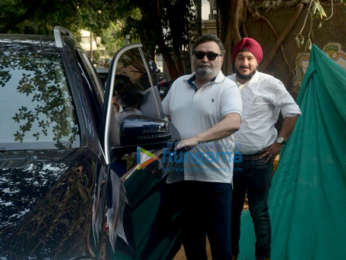 Rishi Kapoor snapped at the iconic Krishna Raj bungalow