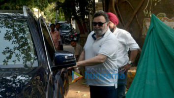 Rishi Kapoor snapped at the iconic Krishna Raj bungalow