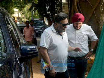Rishi Kapoor snapped at the iconic Krishna Raj bungalow