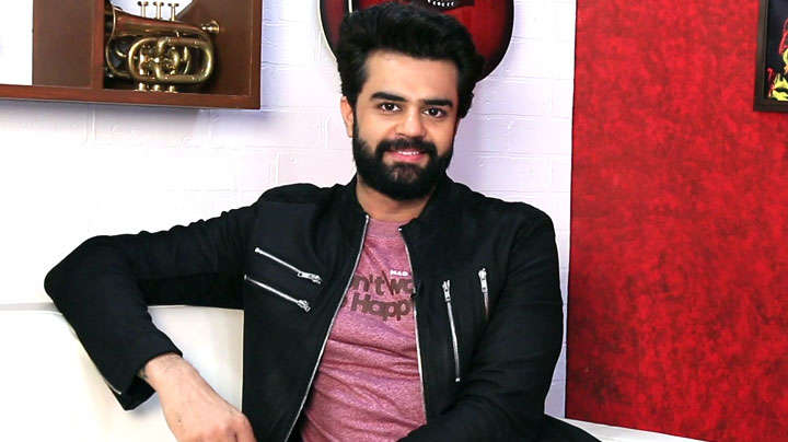 SRK or Aamir Khan? Who is a better actor! Manish Paul answers | RAPID FIRE | Salman | Saif SRK or Aamir Khan? Who is a better actor! Manish Paul answers | RAPID FIRE | Salman | Saif