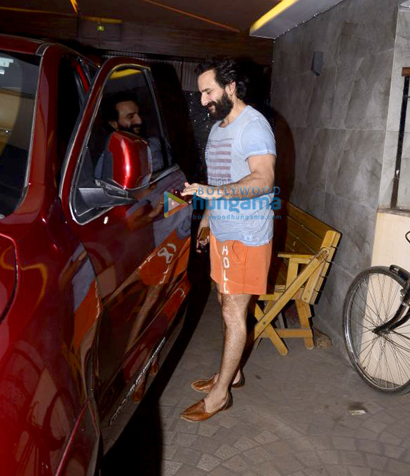 saif ali khan spotted at a clinic in bandra 5