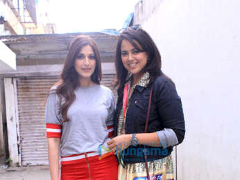 Sameera Reddy and Sonali Bendre snapped at a jewellery shop in Bandra