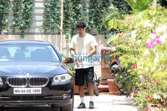 shahid kapoor rhea chakraborty and others spotted at gym 2