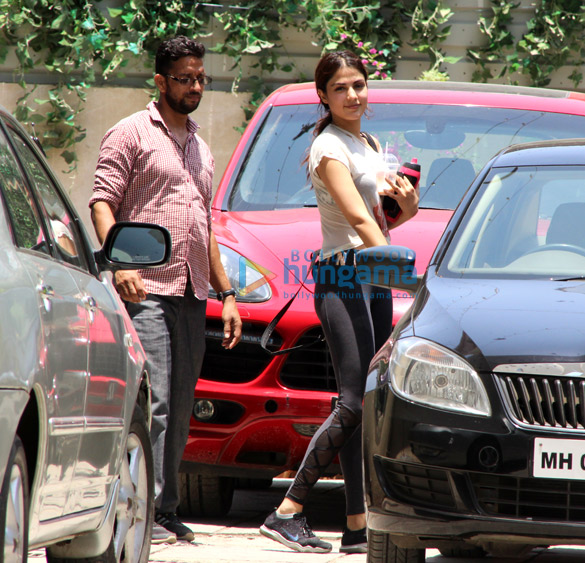 shahid kapoor and rhea chakraborty spotted at gym in bandra 4
