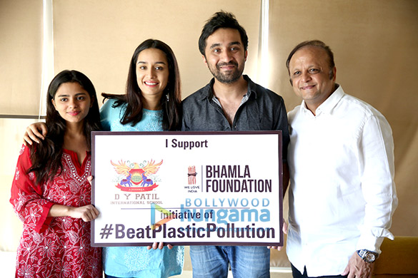 shraddha and siddhant kapoor attend the anti plastic campaign for buamla foundation 4