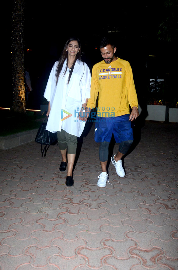 Sonam Kapoor Ahuja and Anand Ahuja spotted post dinner in Bandra