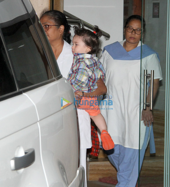 taimur ali khan snapped in bandra 4 6