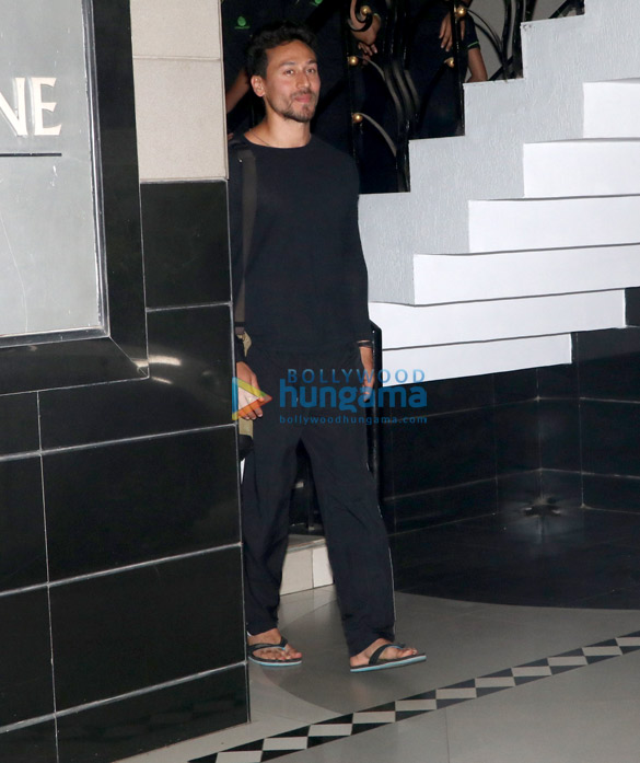 tiger shroff snapped outside a clinic in bandra 5