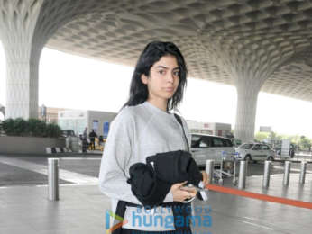 Vaani Kapoor, Karisma Kapoor and others snapped at the airport