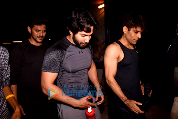 varun dhawan snapped post his gym session 5 2