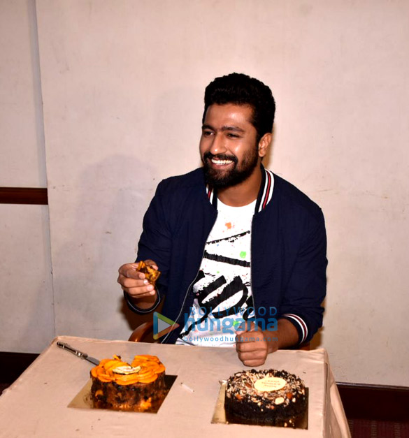 vicky kaushal snapped celebrating his birthday 2
