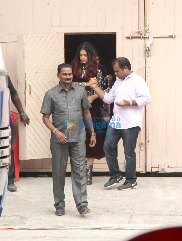 aishwarya rai bachchan snapped at mehboob studio 4