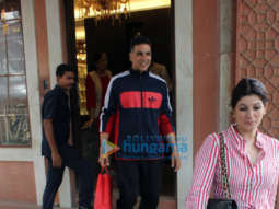 Akshay Kumar and Twinkle Khanna spotted together in Juhu