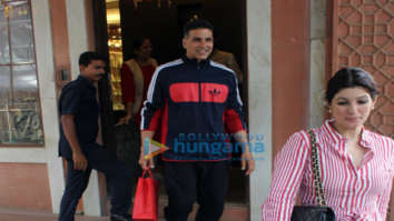 Akshay Kumar and Twinkle Khanna spotted together in Juhu