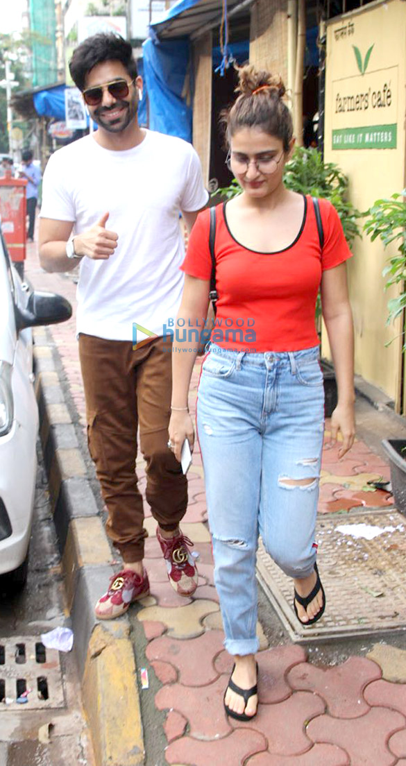 aparshakti khurrana and fatima sana shaikh snapped at farmers cafe 2