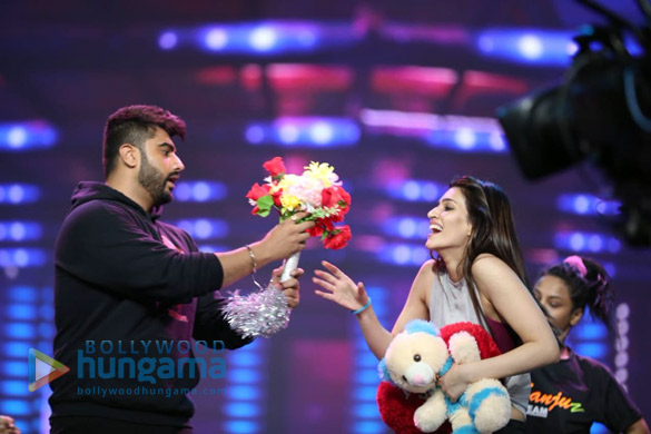 arjun kapoor and kriti sanon snapped at iifa 2018 1