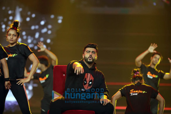 arjun kapoor and kriti sanon snapped at iifa 2018 4