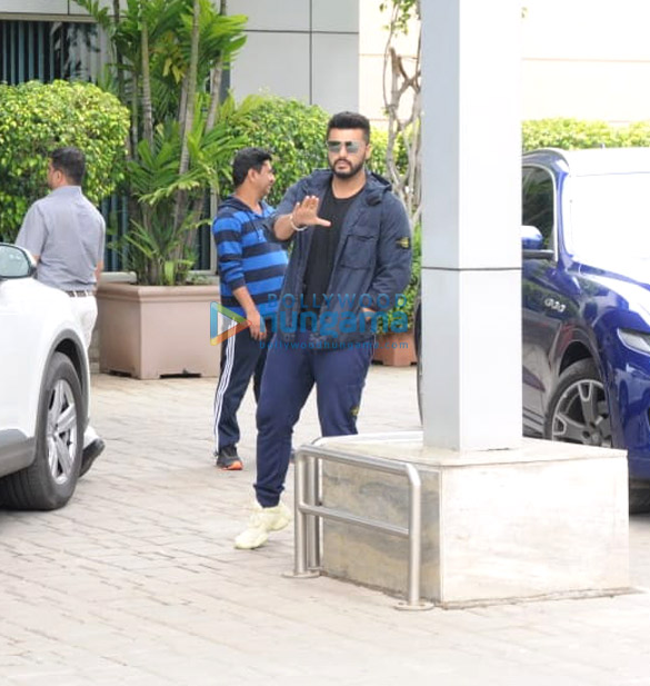 arjun kapoor arrives back after a brand shoot 3