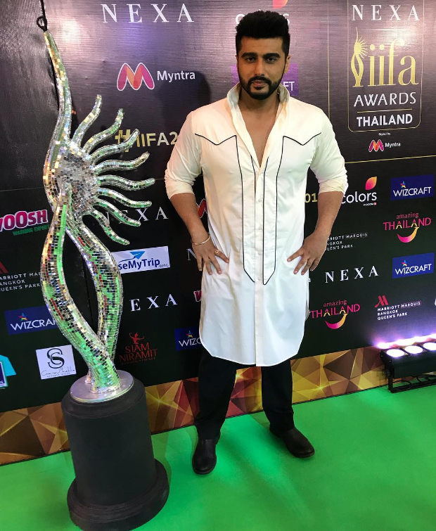 IIFA Rocks 2018: Arjun Kapoor gives us those Namaste England feels with his monochrome affair! : Bollywood News - Bollywood Hungama IIFA Rocks 2018: Arjun Kapoor gives us those Namaste England feels with his monochrome affair! : Bollywood News - Bollywood Hungama