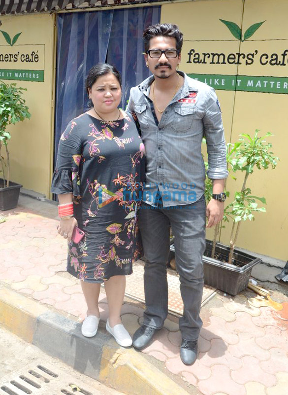 bharti singh haarsh limbachiyaa spotted outside a cafe in bandra 1