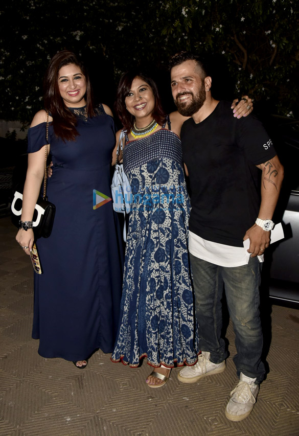 celebs grace the premiere of the play wrong number in mumbai 15