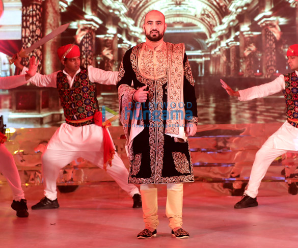dia mirza urvashi rautela and nagma grace nawab of kurnool adnan ul mulk nida farooquis mehendi musical night 1