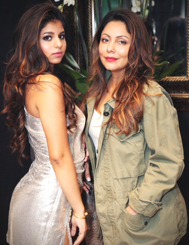Gauri Khan parties with Suhana in London, Shah Rukh Khan showers love on his ladies in his signature style (see pics)