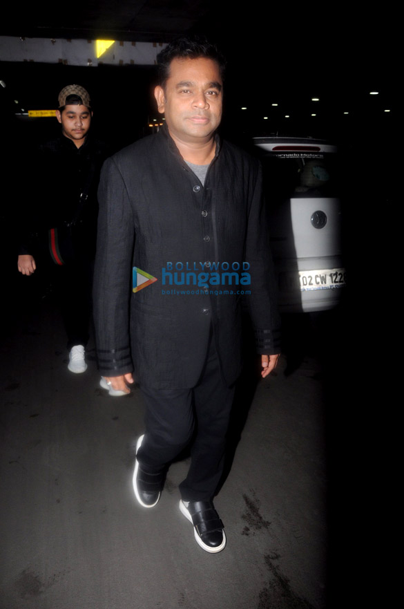 hrithik roshan parineeti chopra shraddha kapoor and others snapped at the airport 16
