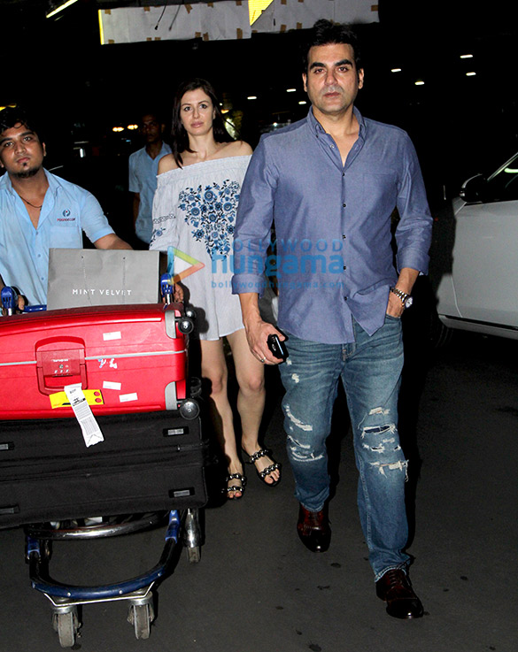 hrithik roshan parineeti chopra shraddha kapoor and others snapped at the airport 6
