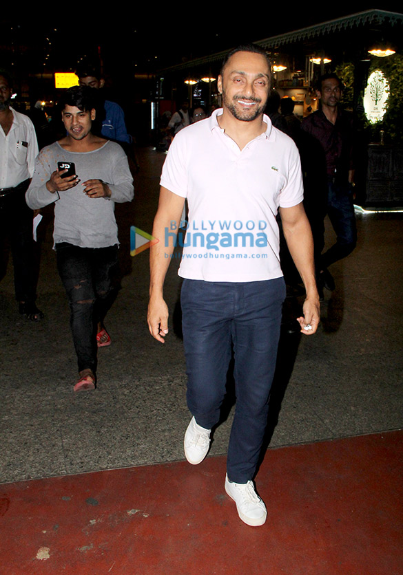 hrithik roshan parineeti chopra shraddha kapoor and others snapped at the airport 9
