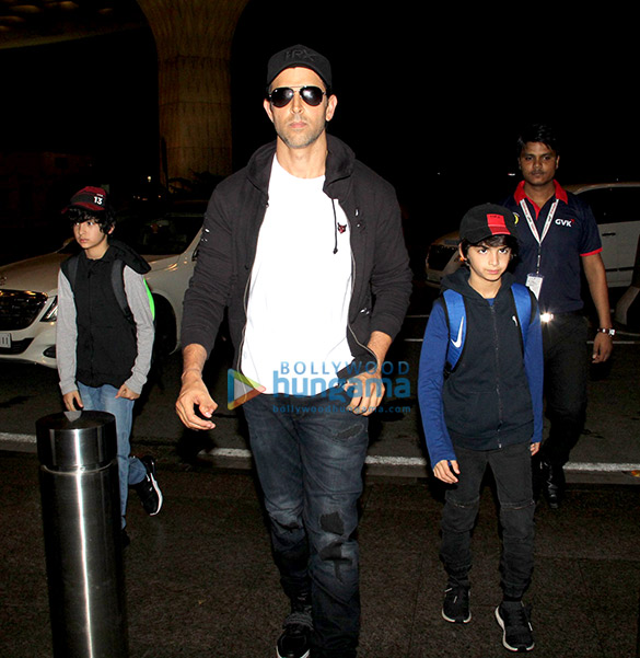 Hrithik Roshan, Parineeti Chopra and others snapped at the airport