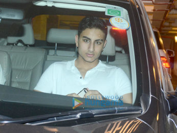Ibrahim Ali Khan, Soha Ali Khan and Kunal Kemmu snapped at Saif Ali Khan's apartment in Bandra